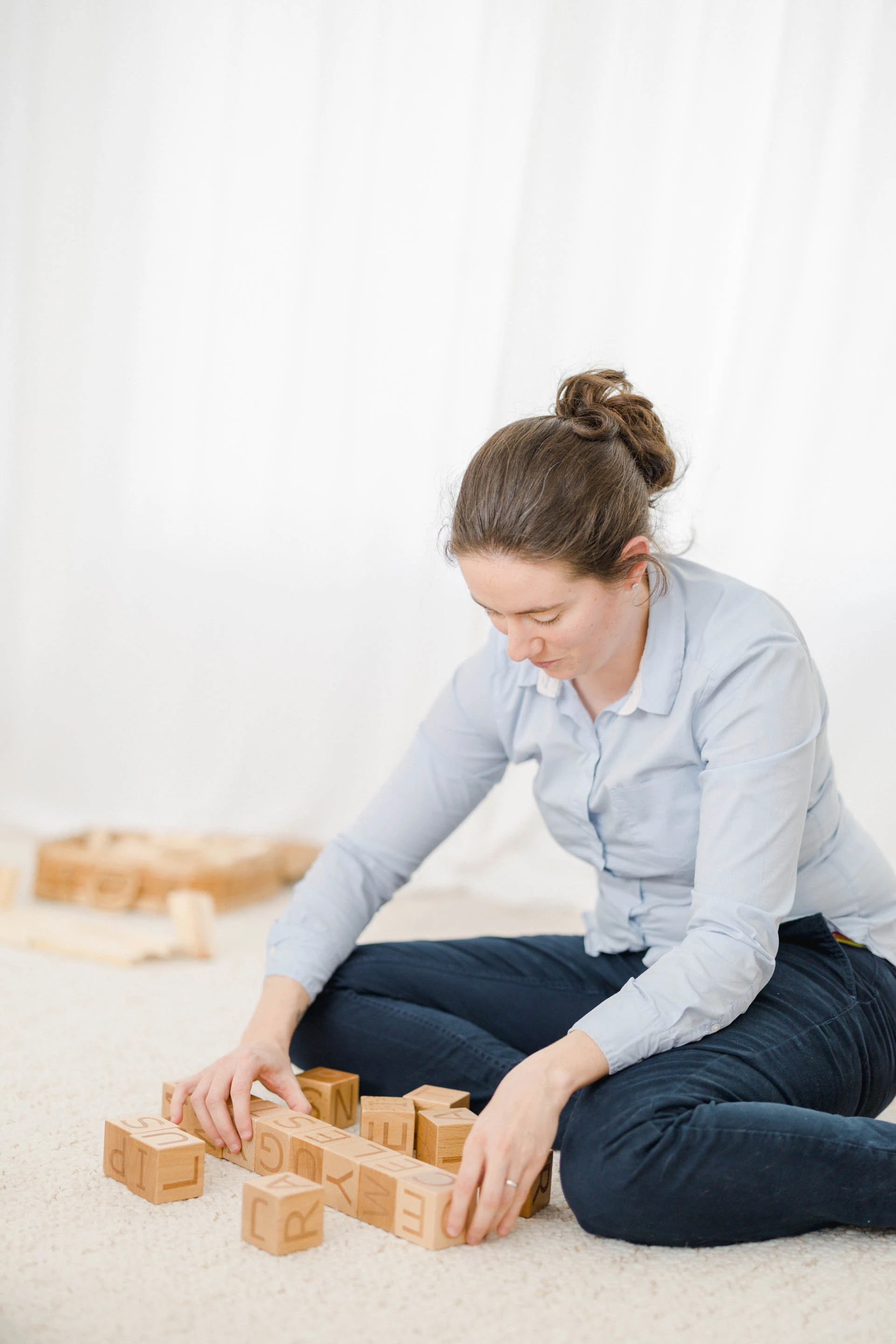 poignet jouer enfant puzzle jouer avec les enfants
